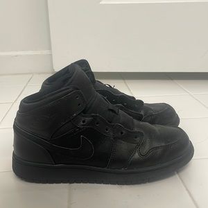 6Y air Jordans 1s